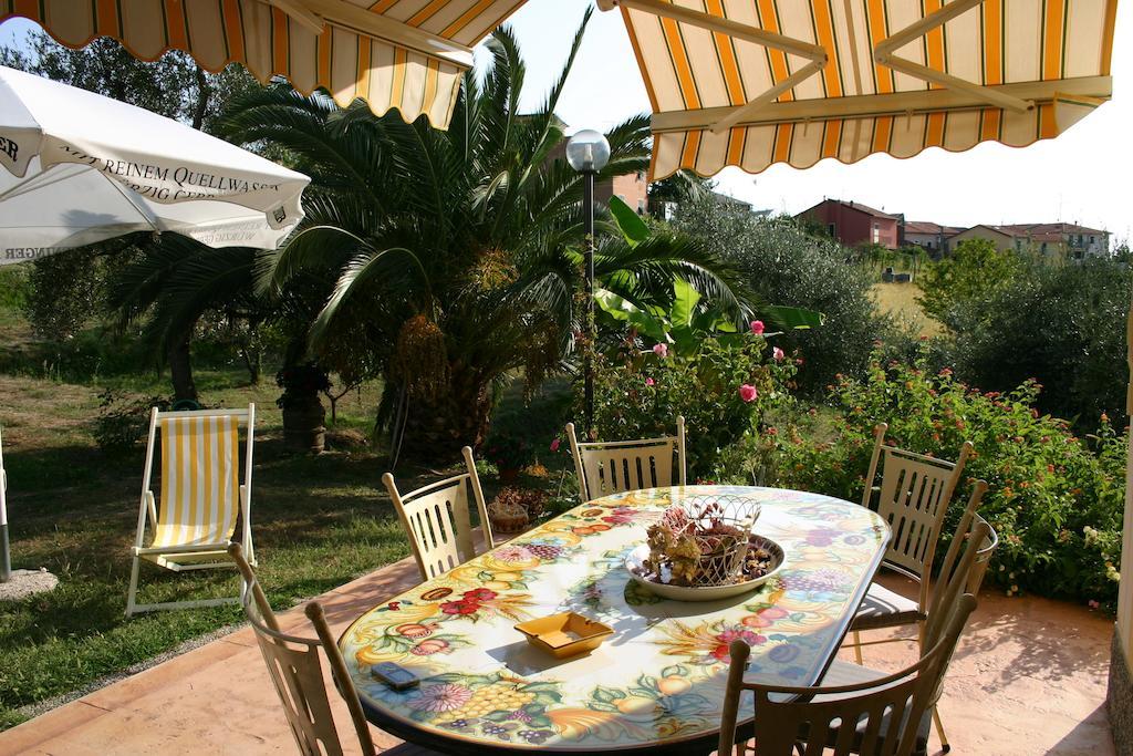 La Casa Di Menny Maison De Campagne Монелья Екстер'єр фото